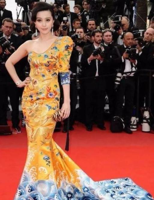 最新龙袍爆料视频大全,传承与创新交织的皇家风采 第3张 最新龙袍爆料视频大全,传承与创新交织的皇家风采 第3张